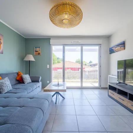 Moderne Avec Balcon - 4 Pers. - Fr-1-50-214 *