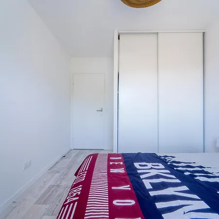 Moderne Avec Balcon - 4 Pers. - Fr-1-50-214 *